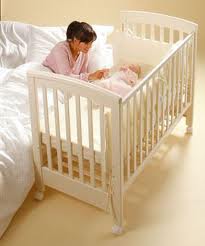 Собственная кроватка малыша. Как приучить к ней
